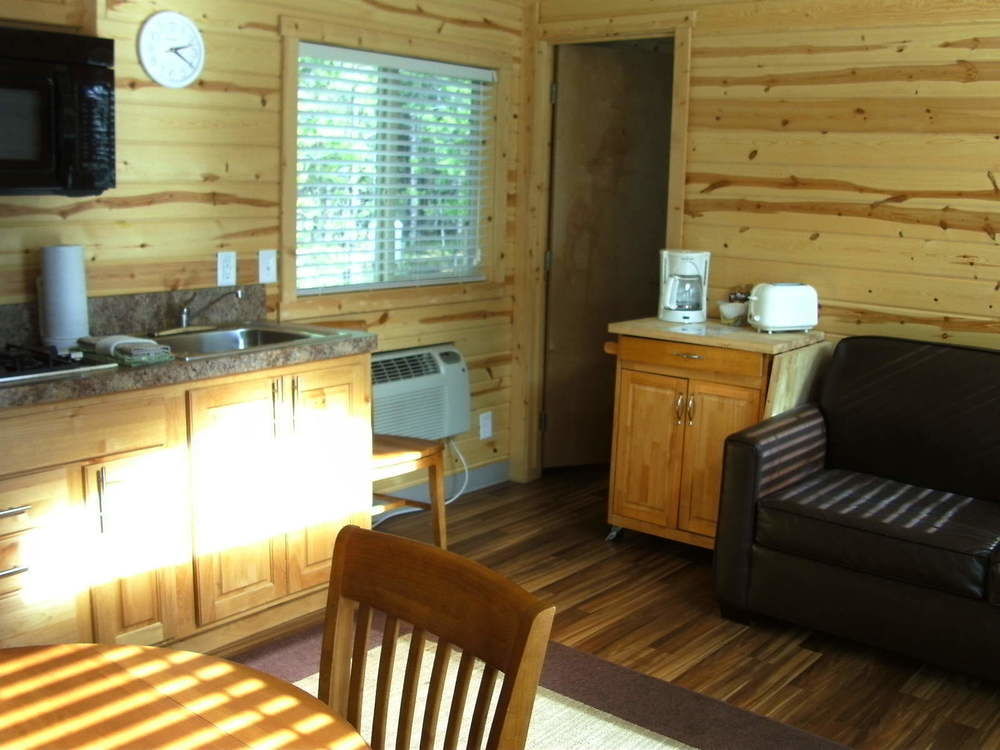 Bend-Sunriver Camping Resort Studio Cabin 6 Exteriör bild